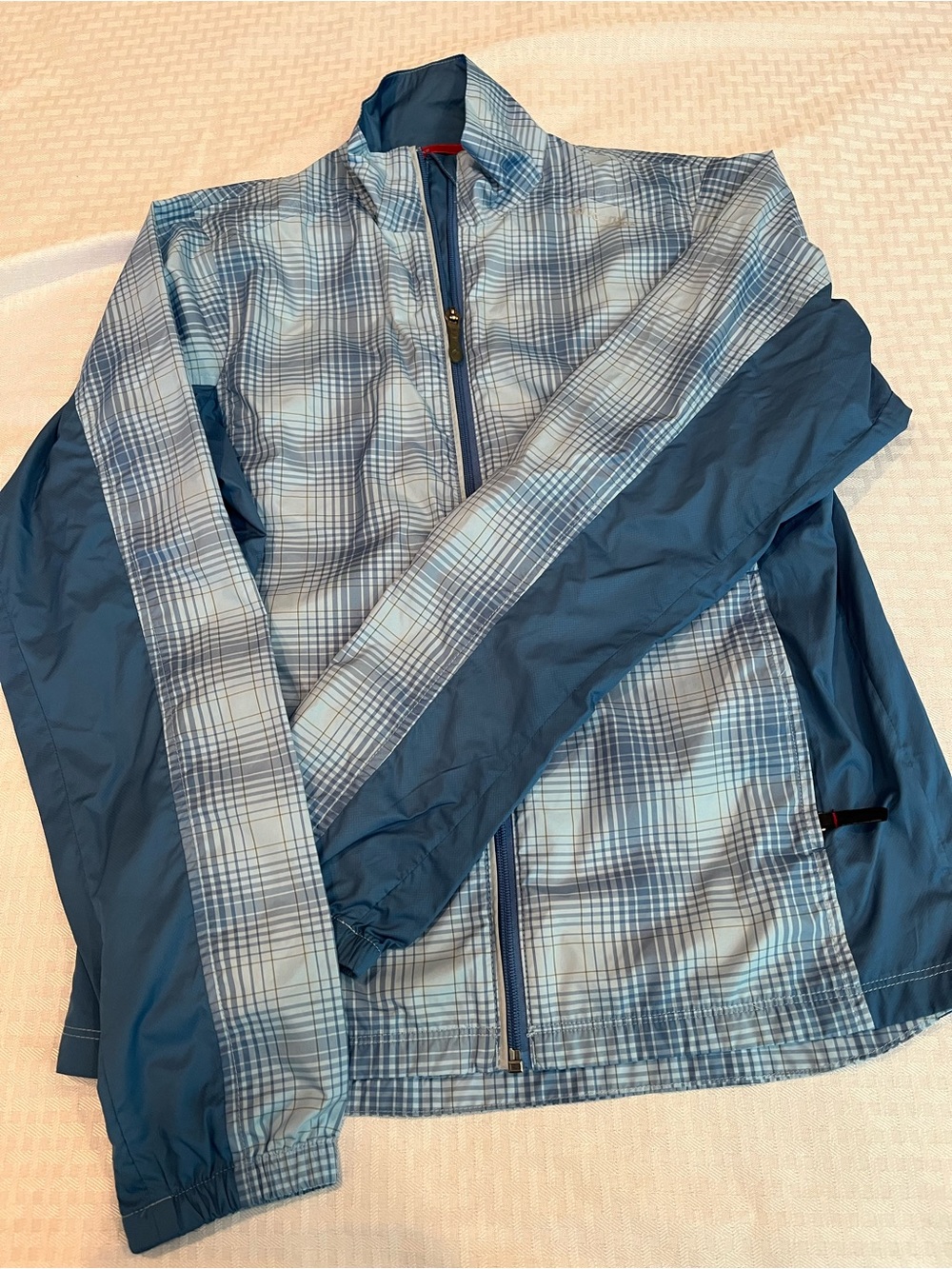 Saucony women Blue Plaid Windbreaker Jacket